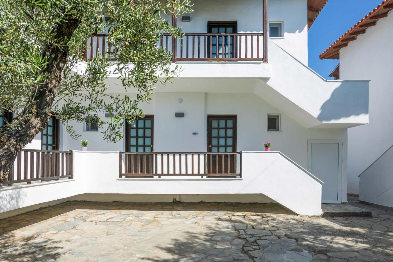 Eleon Suites Afytos Eksteriør bilde